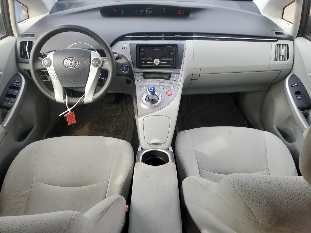 2012 Toyota Prius - Image 8
