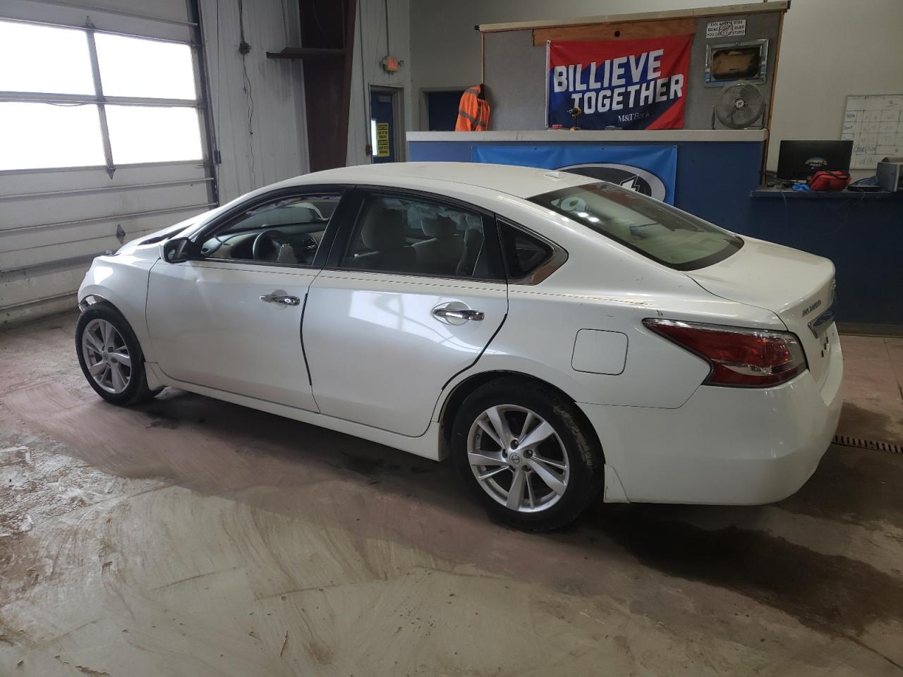 2014 Nissan Altima - Image 2