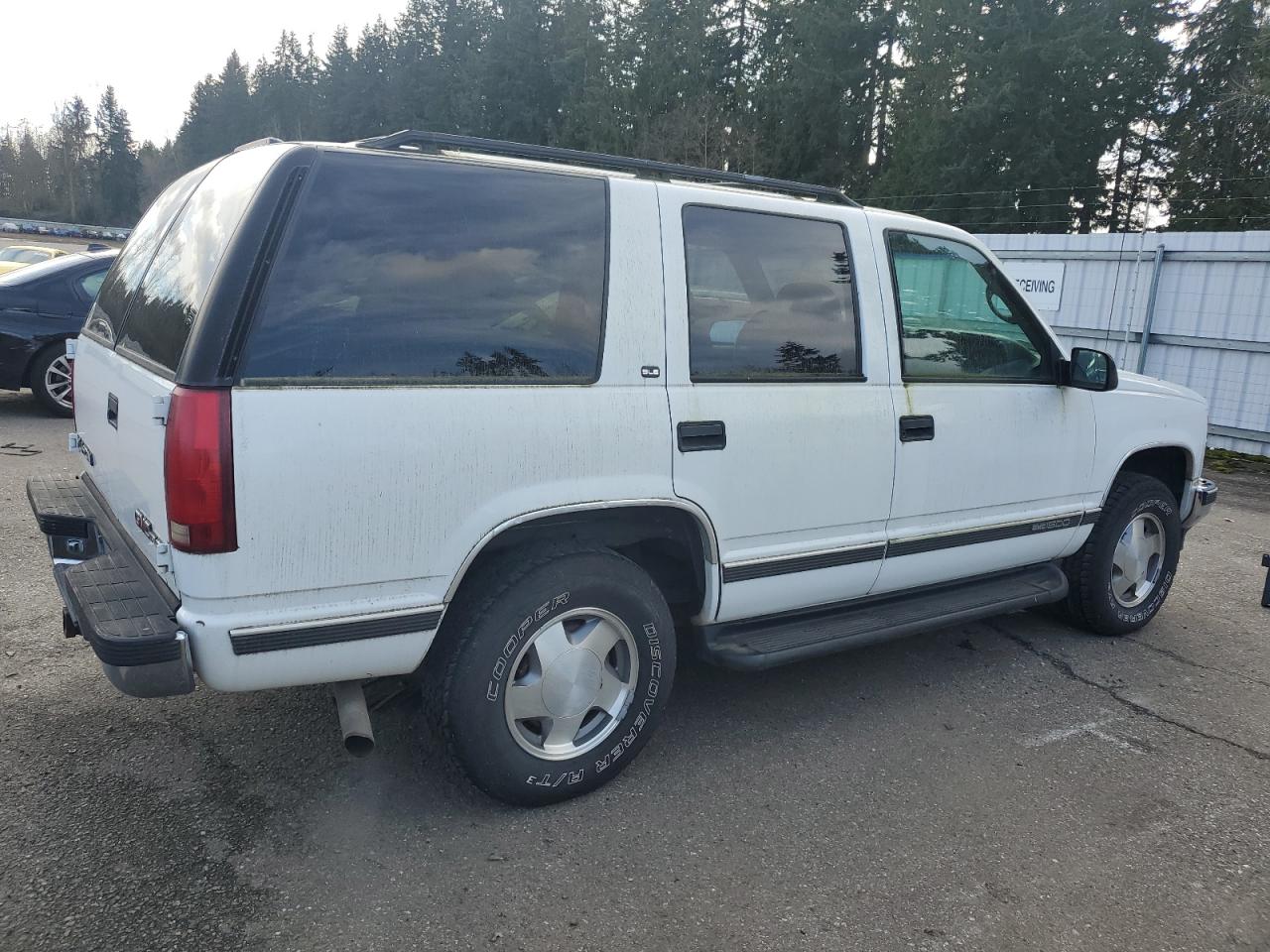 1997 GMC Yukon - Image 3
