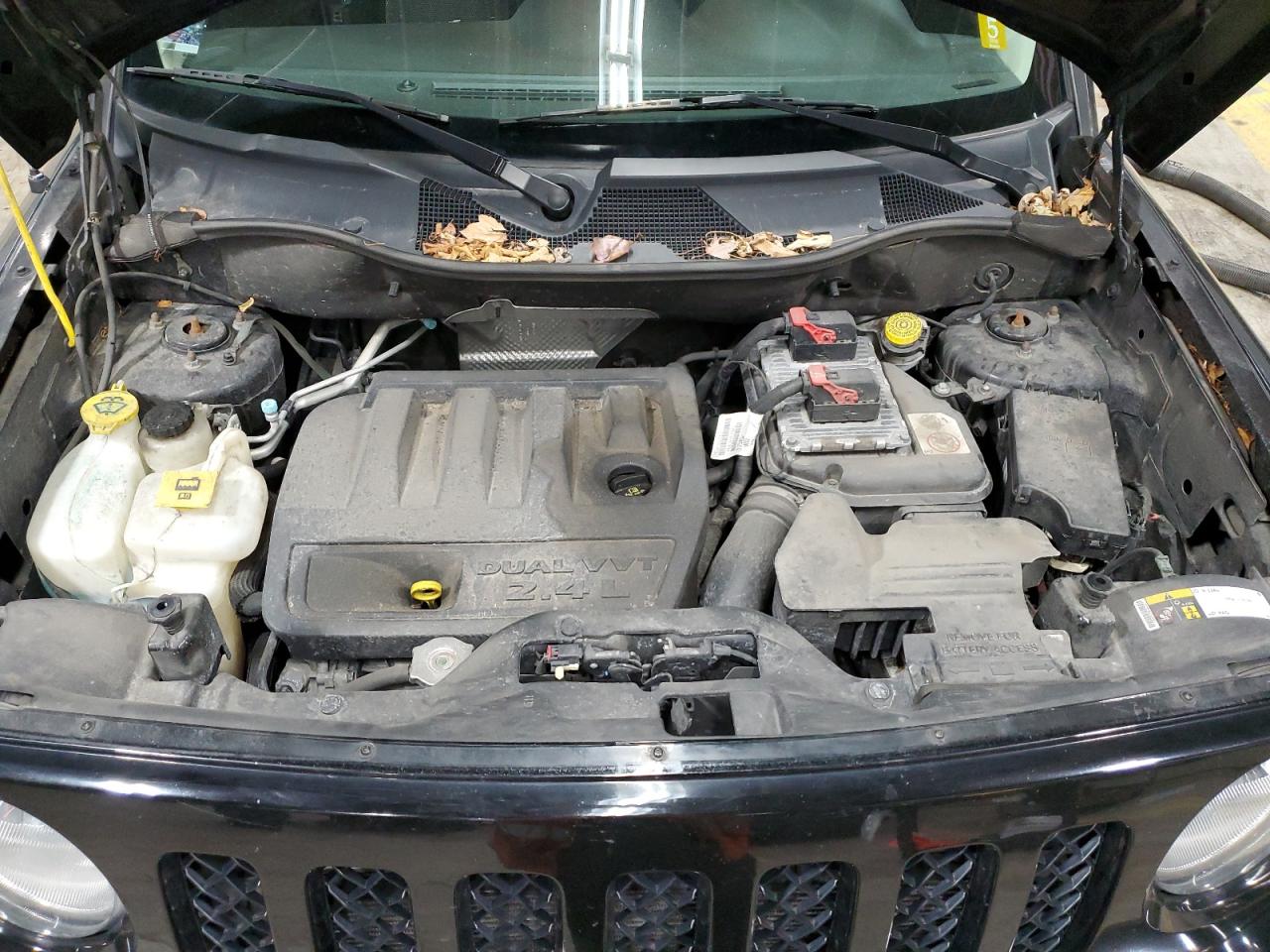 2016 Jeep Liberty (Patriot) - Image 12