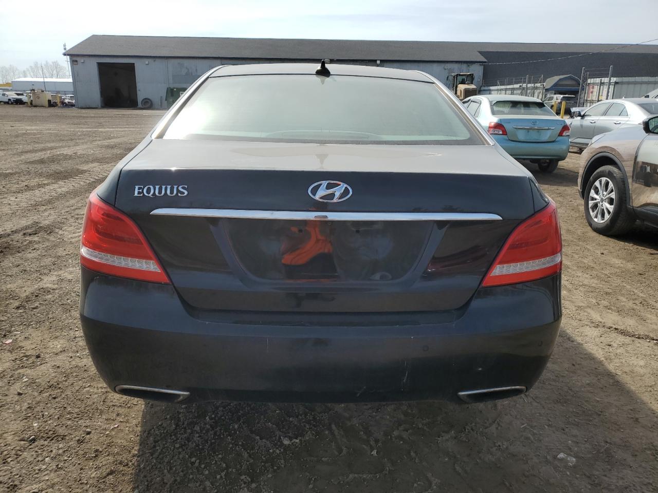 2016 Hyundai Equus - Image 6