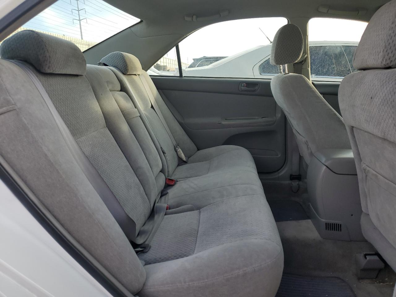 2004 Toyota Camry - Image 10