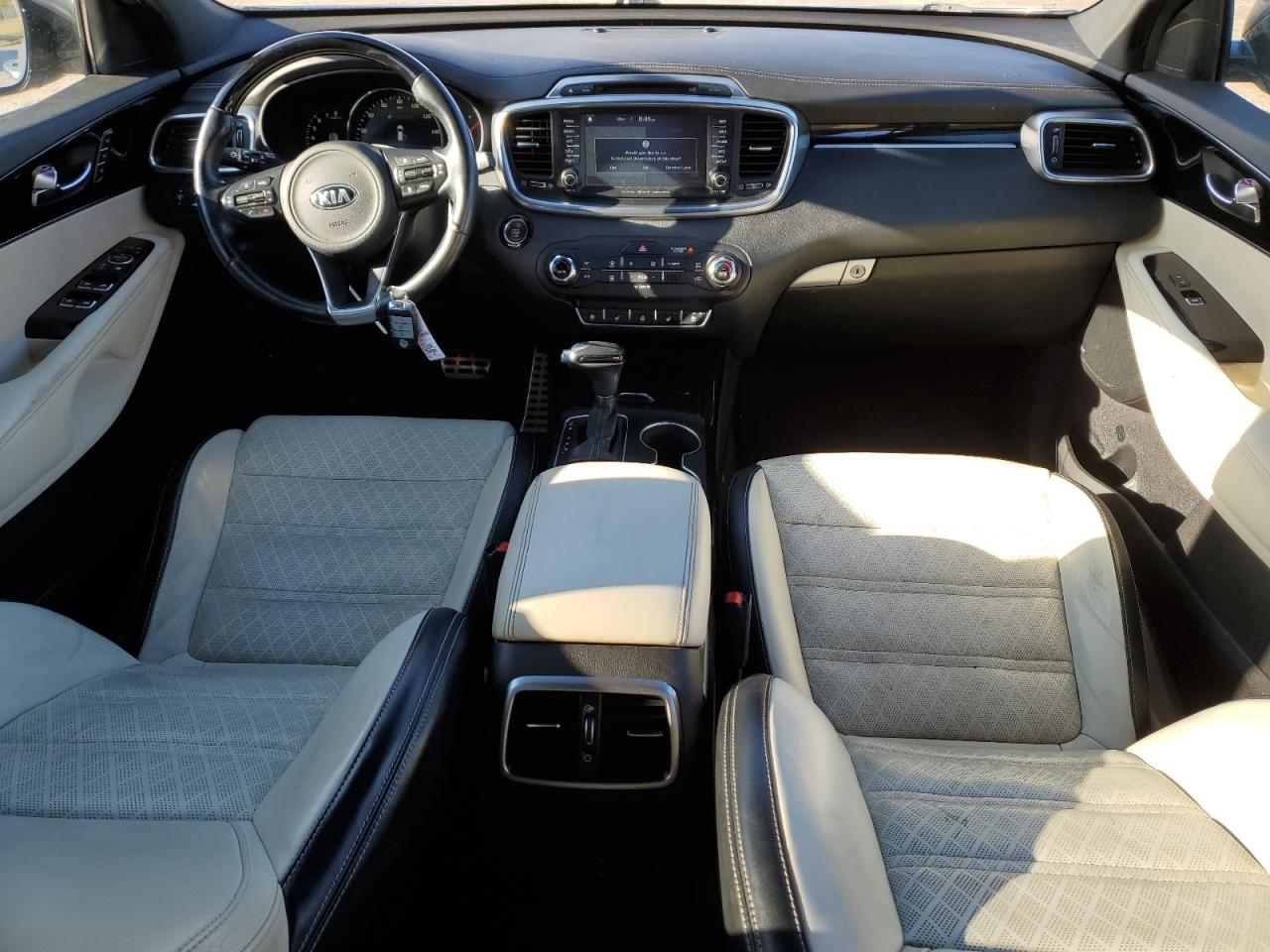 2017 Kia Sorento - Image 8