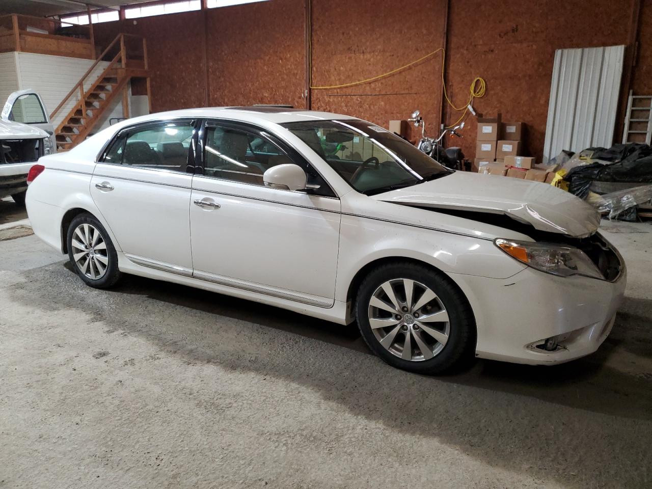2011 Toyota Avalon - Image 4