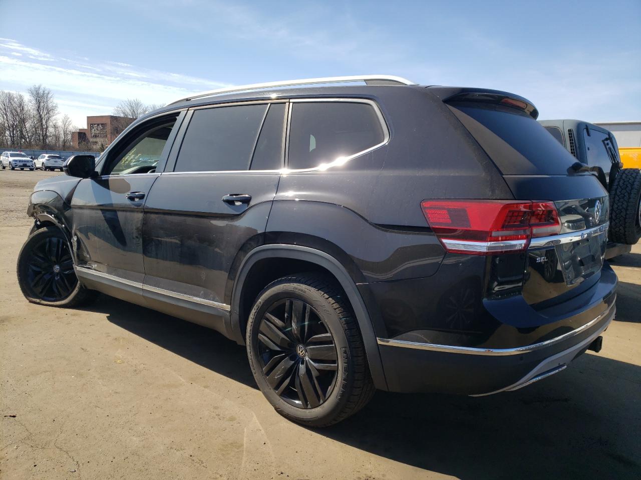 2019 Volkswagen Atlas - Image 2