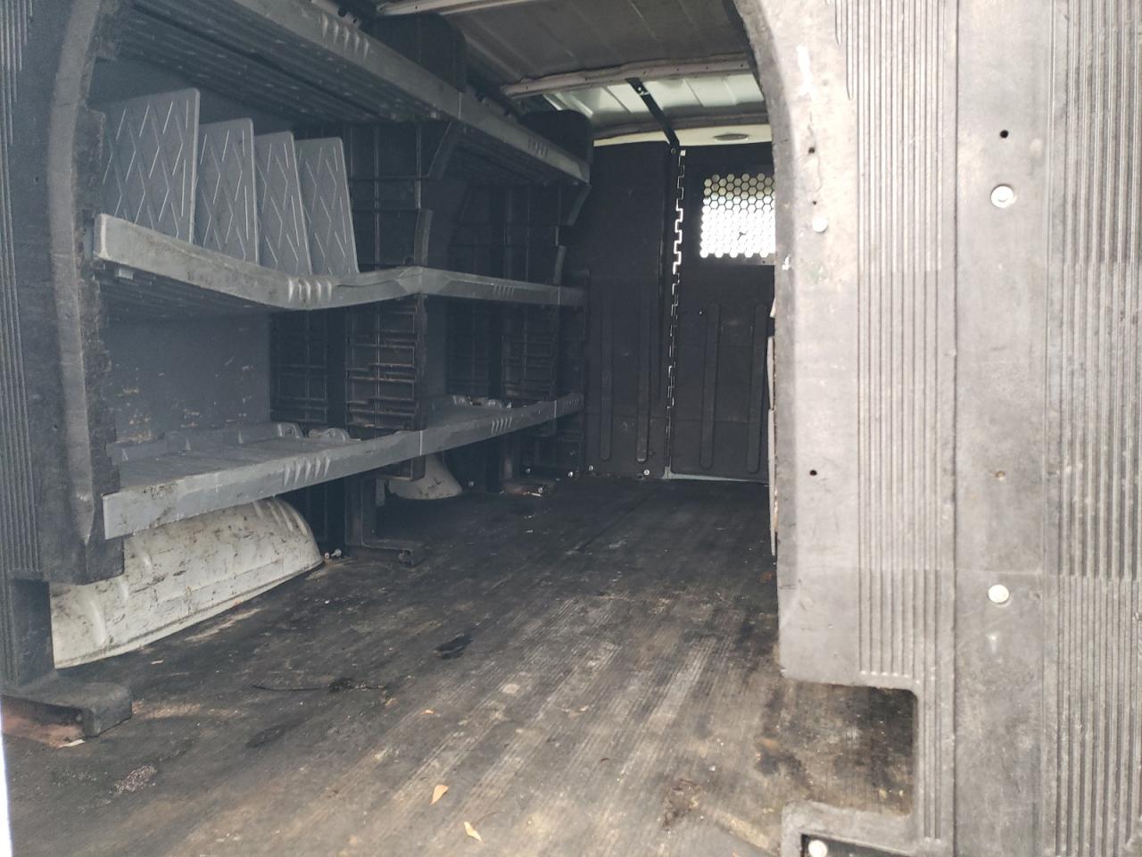 2006 Chevrolet Express - Image 10