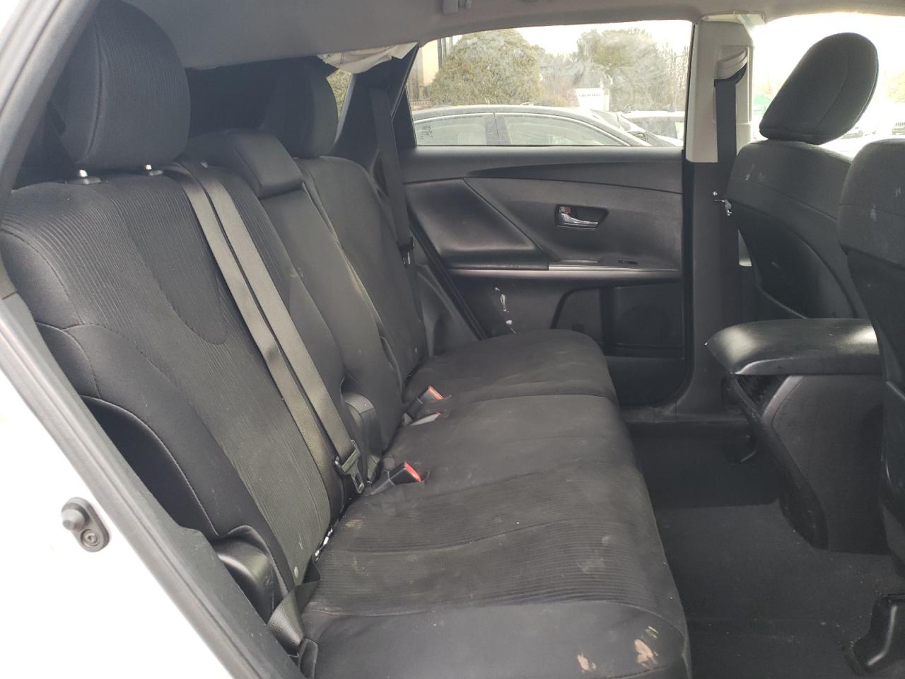2015 Toyota Venza - Image 10