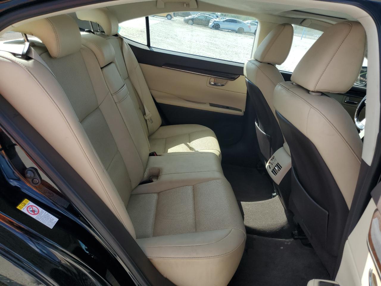 2016 Lexus ES - Image 10