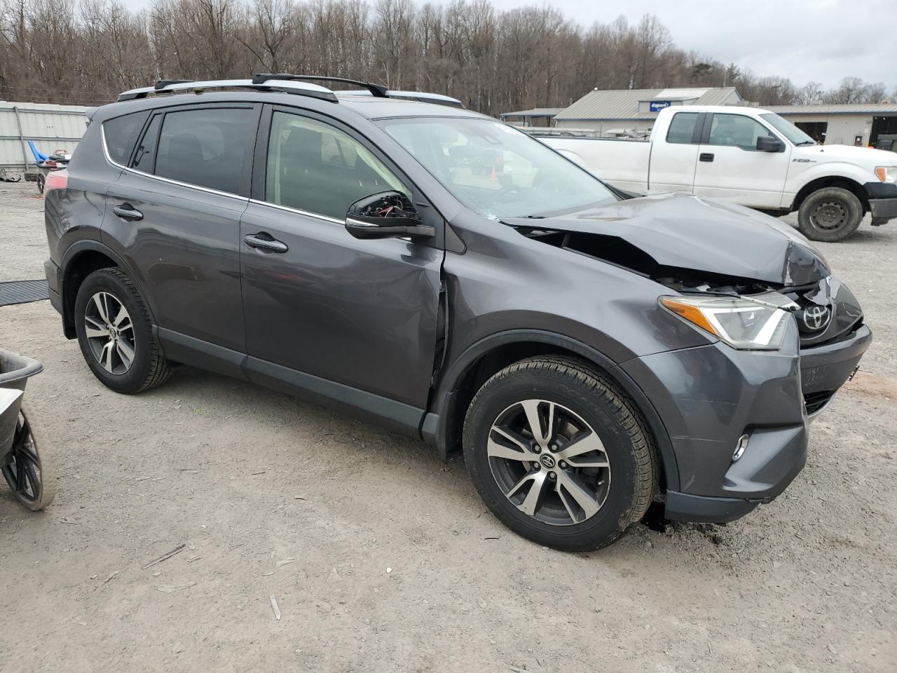 2018 Toyota RAV 4 - Image 4