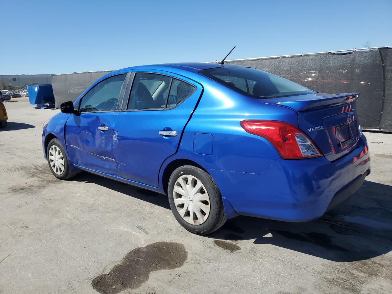 2015 Nissan Versa - Image 2