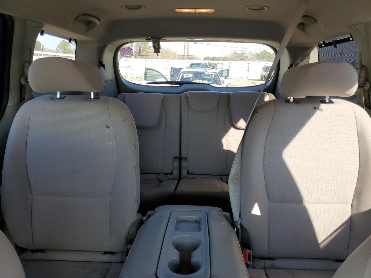 2016 Kia Sedona - Image 10