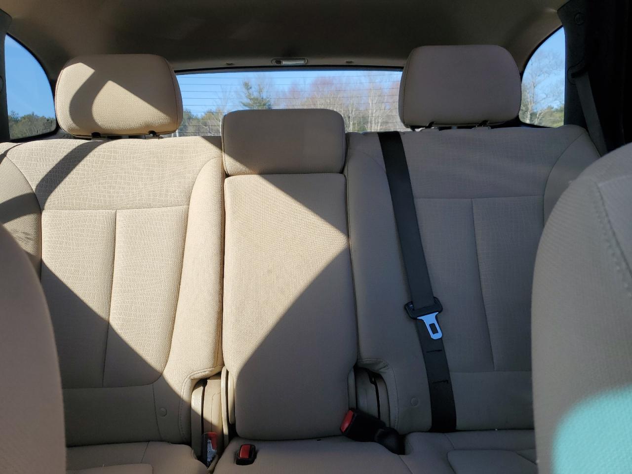 2011 Hyundai Santa Fe - Image 10
