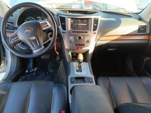 Паркетники SUBARU OUTBACK 2014 Сріблястий