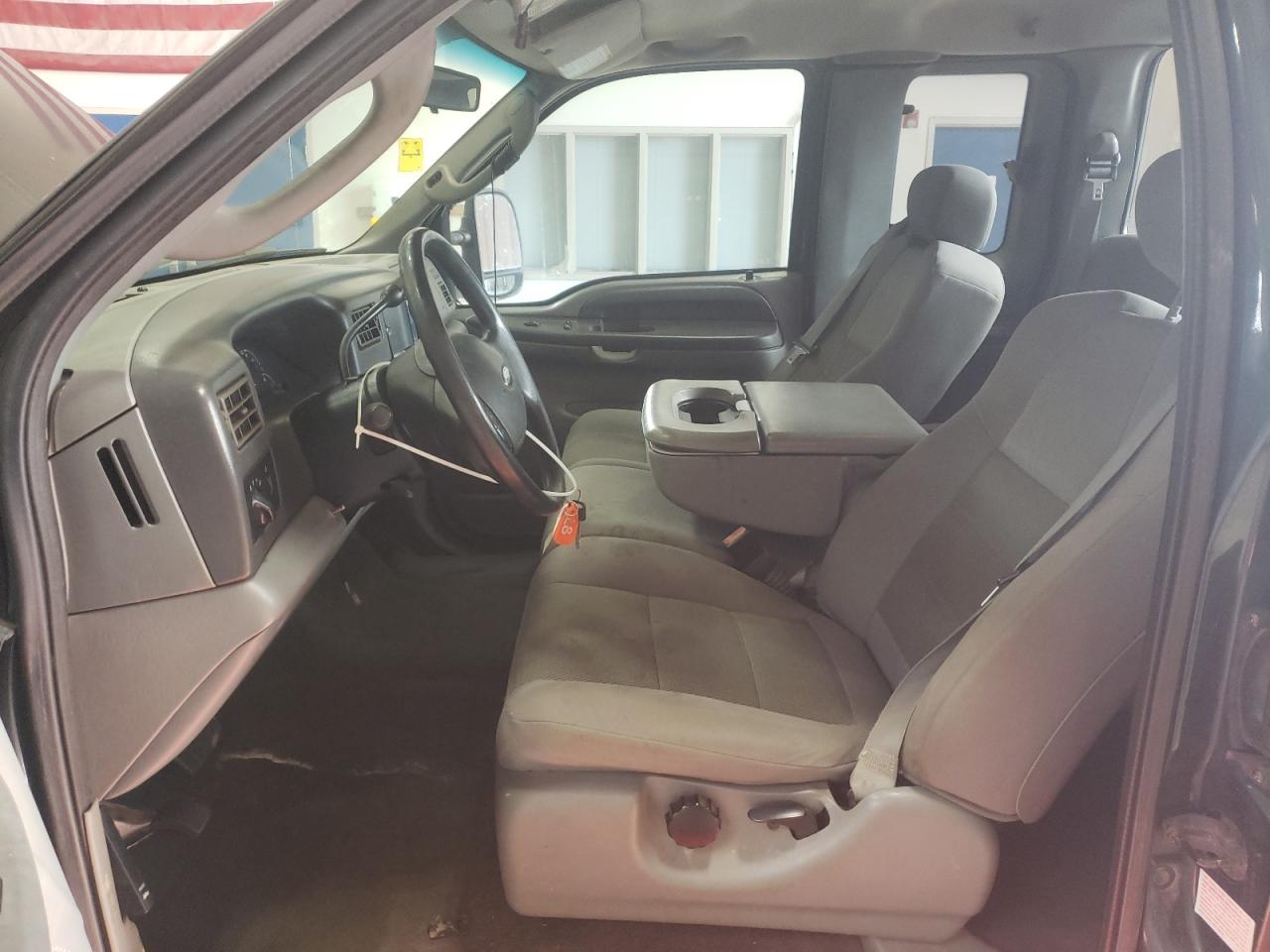 2004 Ford F250 - Image 7