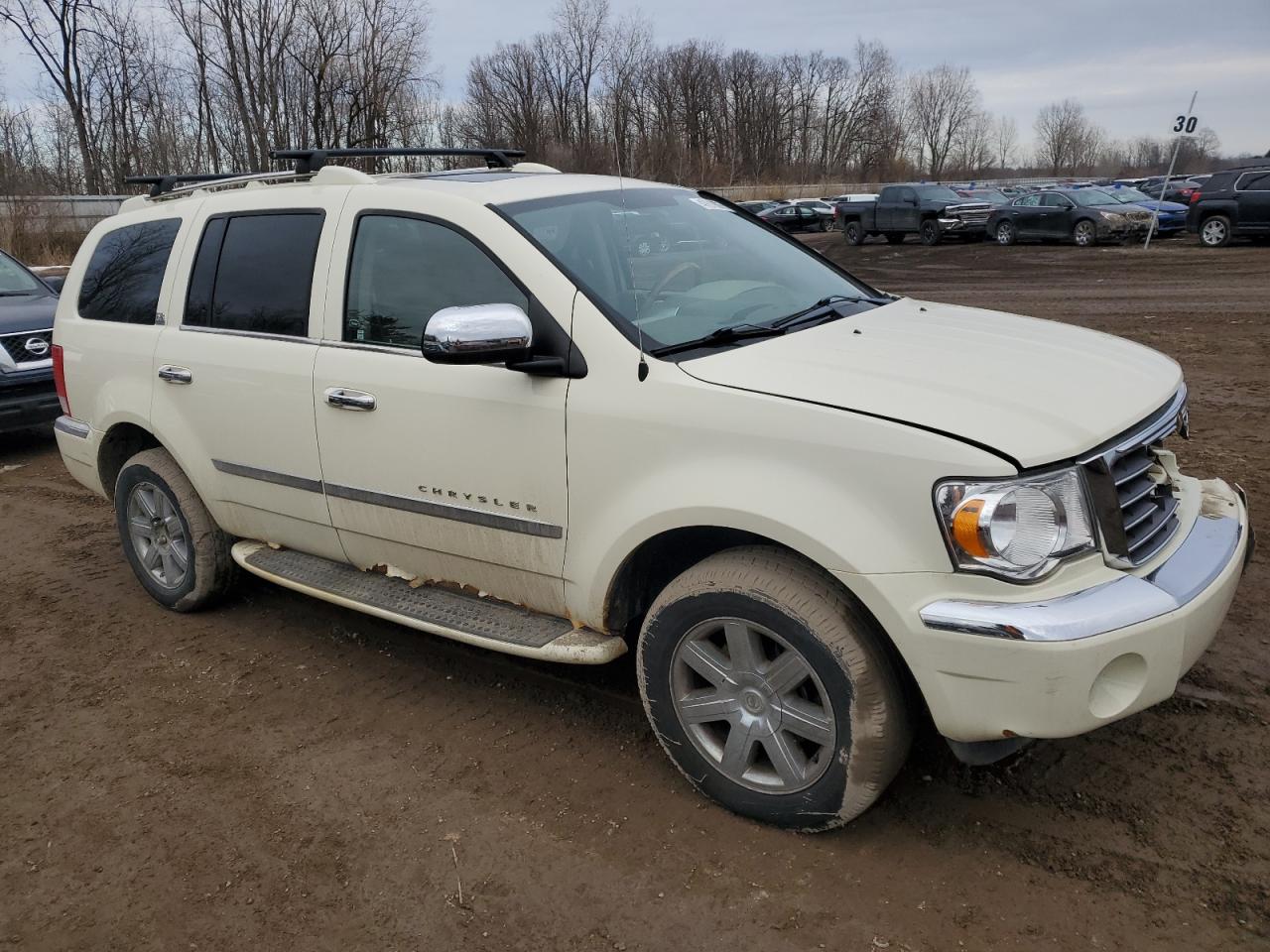 2009 Chrysler Aspen - Image 4