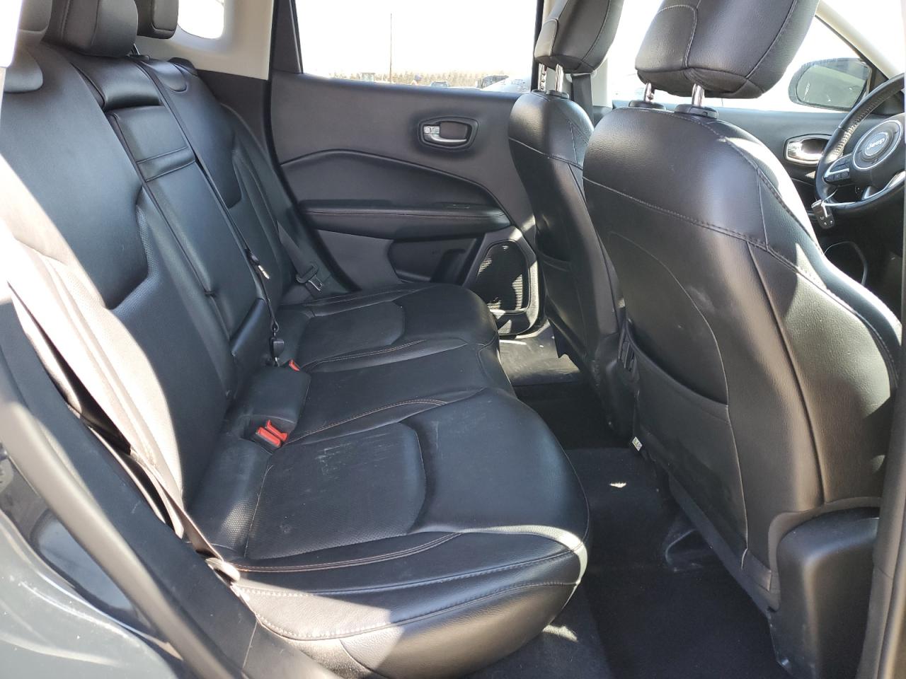 2018 Jeep Compass - Image 11