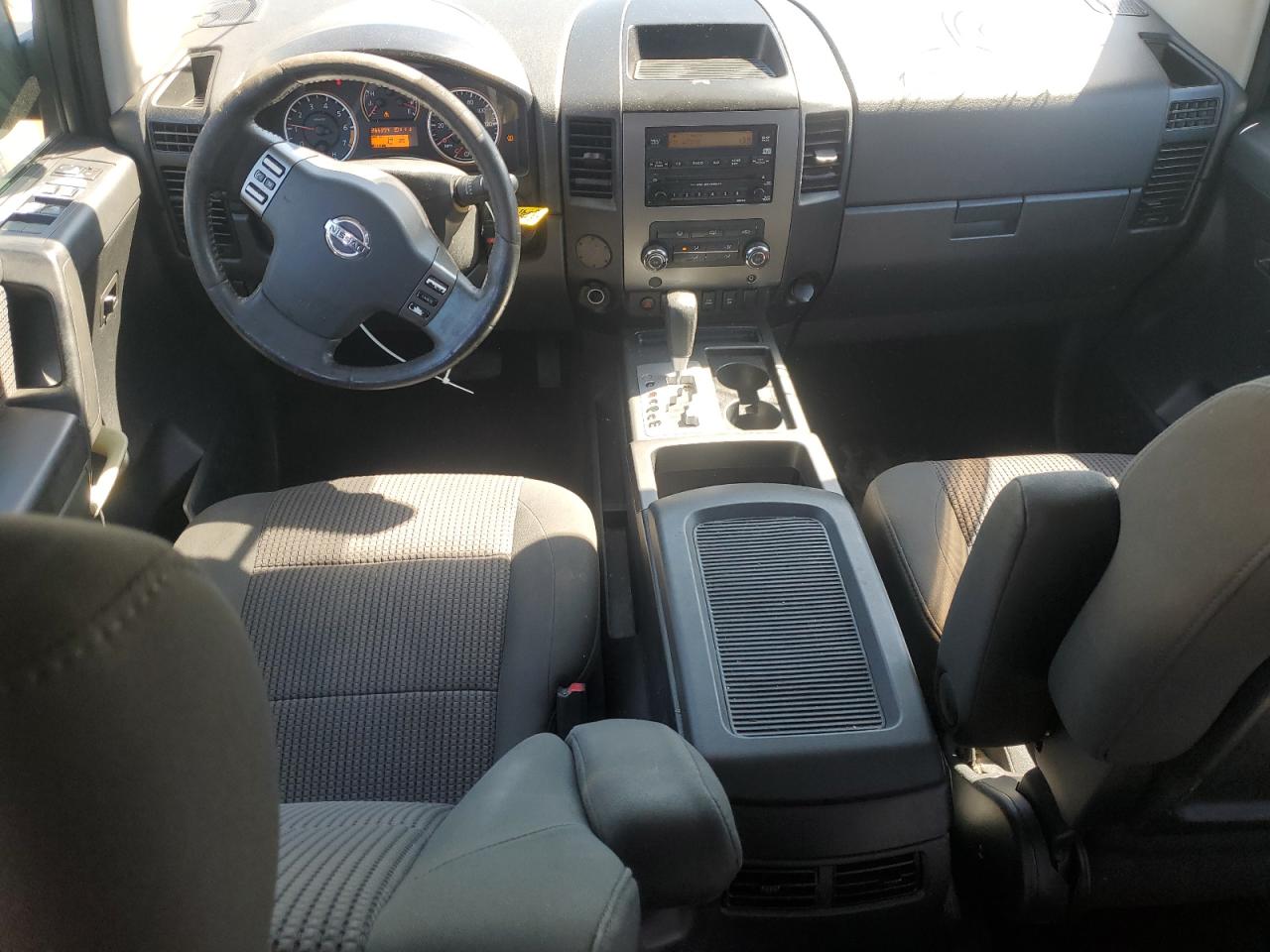 2010 Nissan Titan - Image 8
