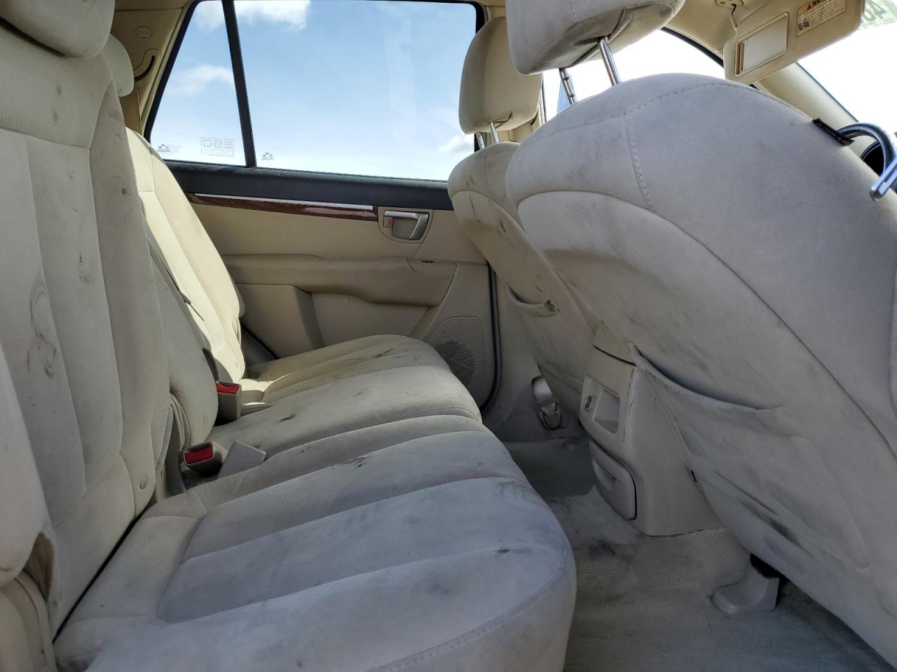 2009 Hyundai Santa Fe - Image 11