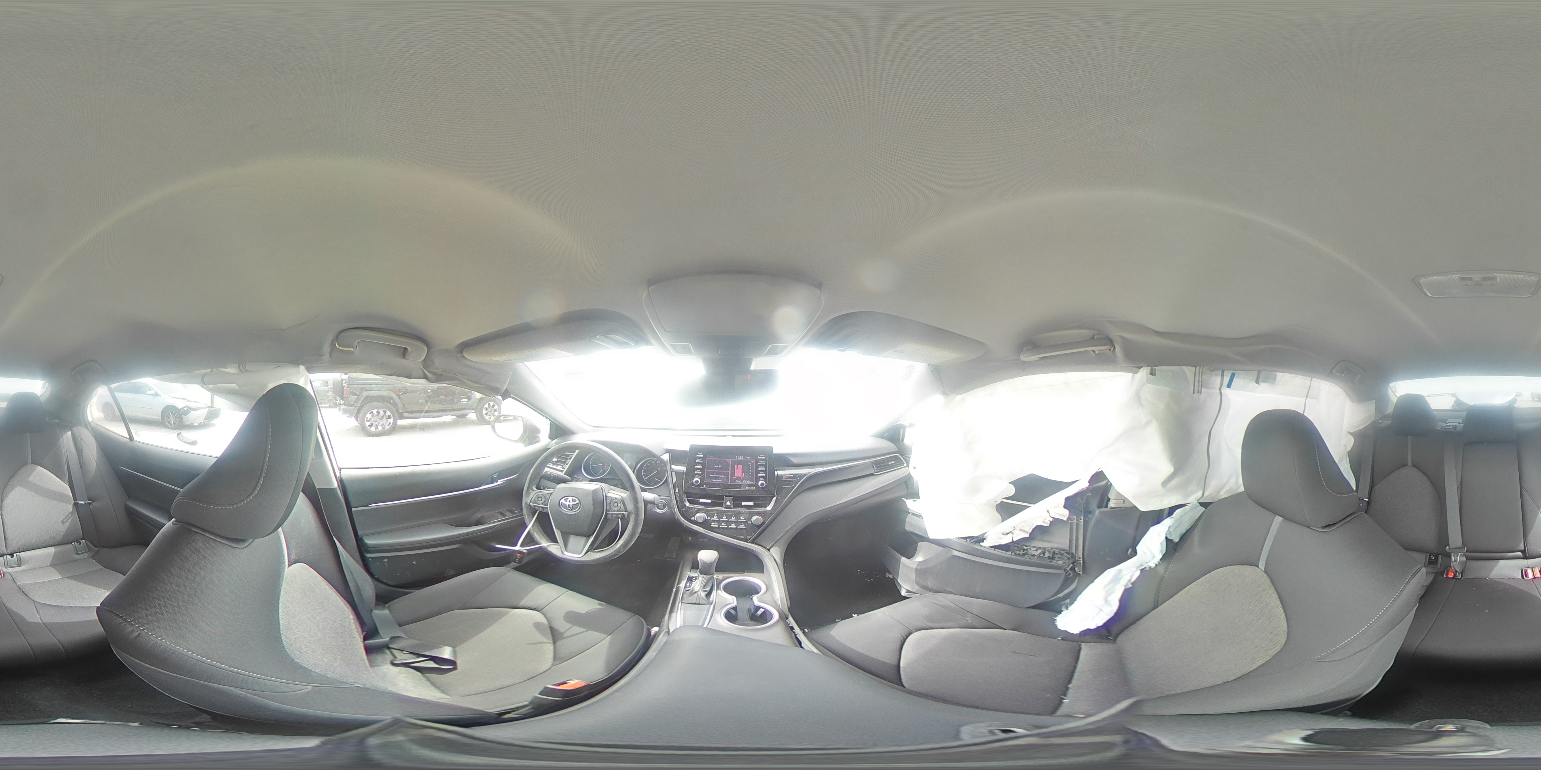 2021 Toyota Camry - Image 13
