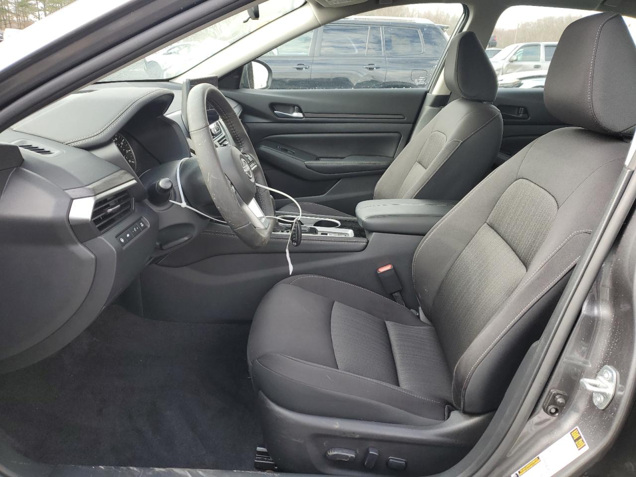 2024 Nissan Altima - Image 7