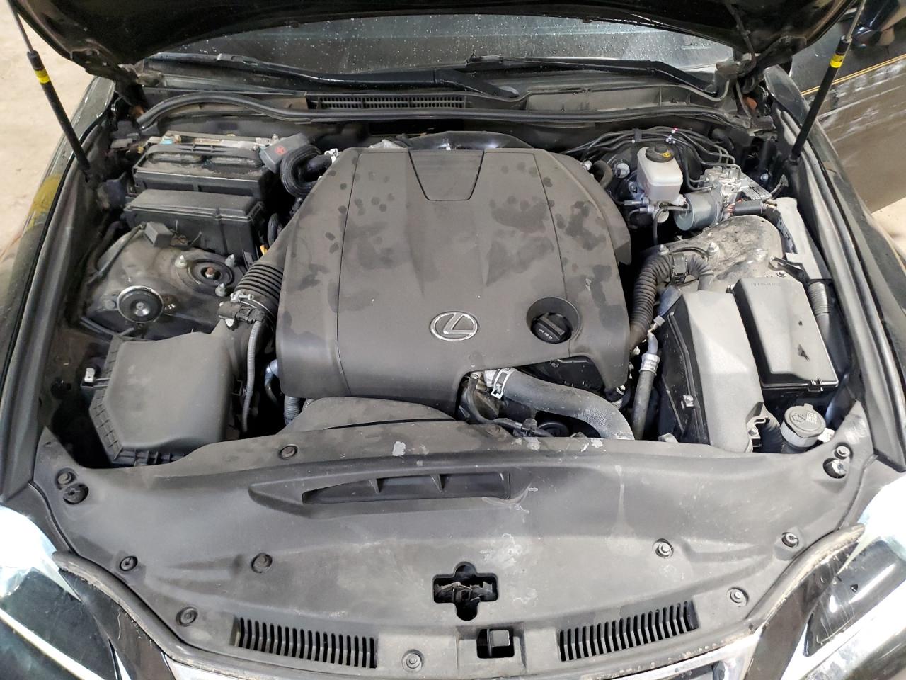 2015 Lexus IS - Image 11