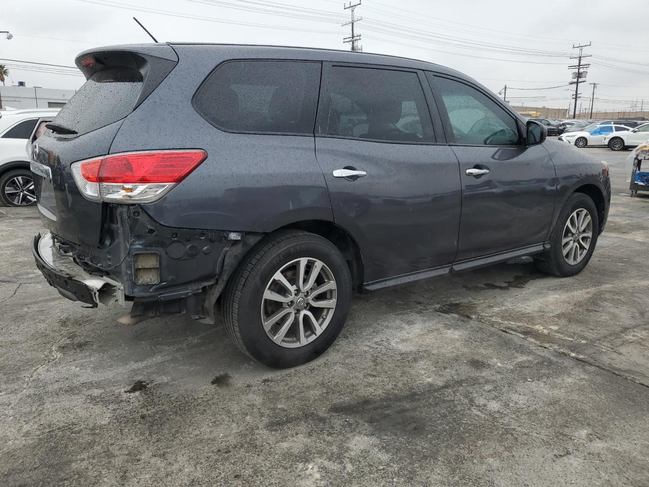 2014 Nissan Pathfinder - Image 3