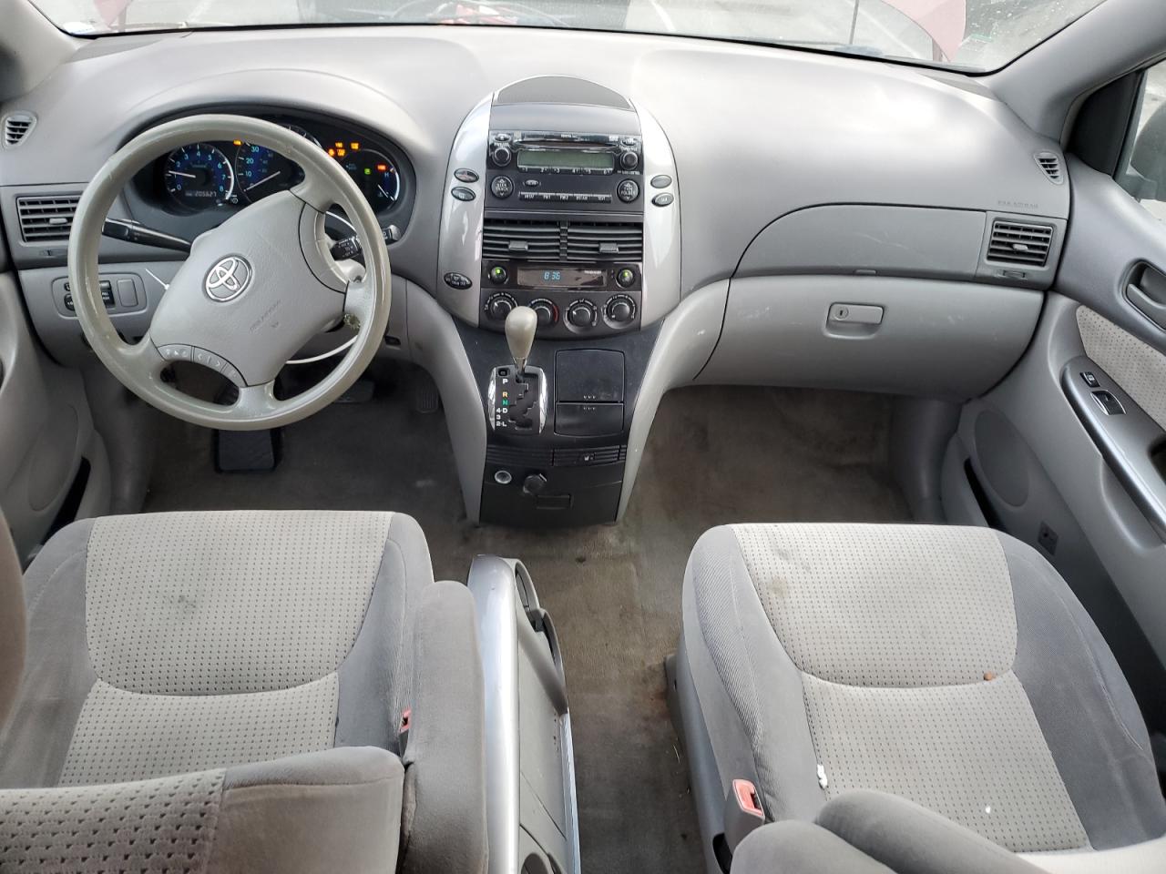2009 Toyota Sienna - Image 8