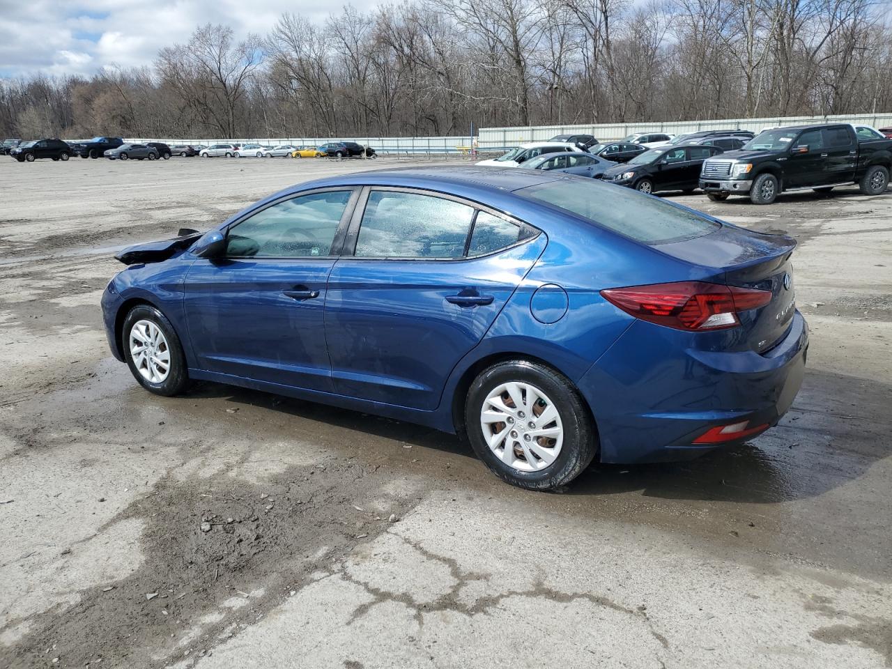 2019 Hyundai Elantra - Image 2