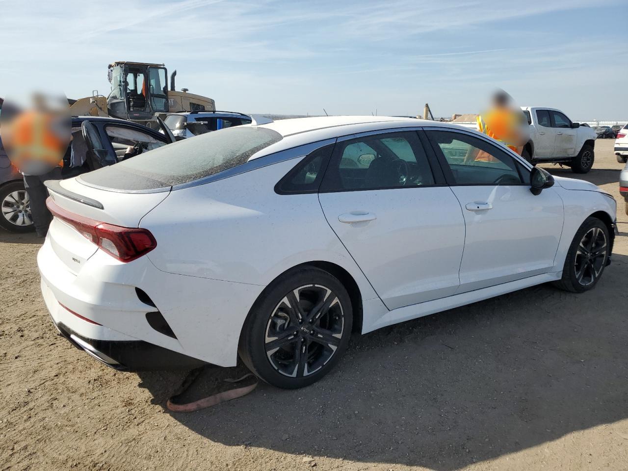 2024 Kia K5 - Image 3