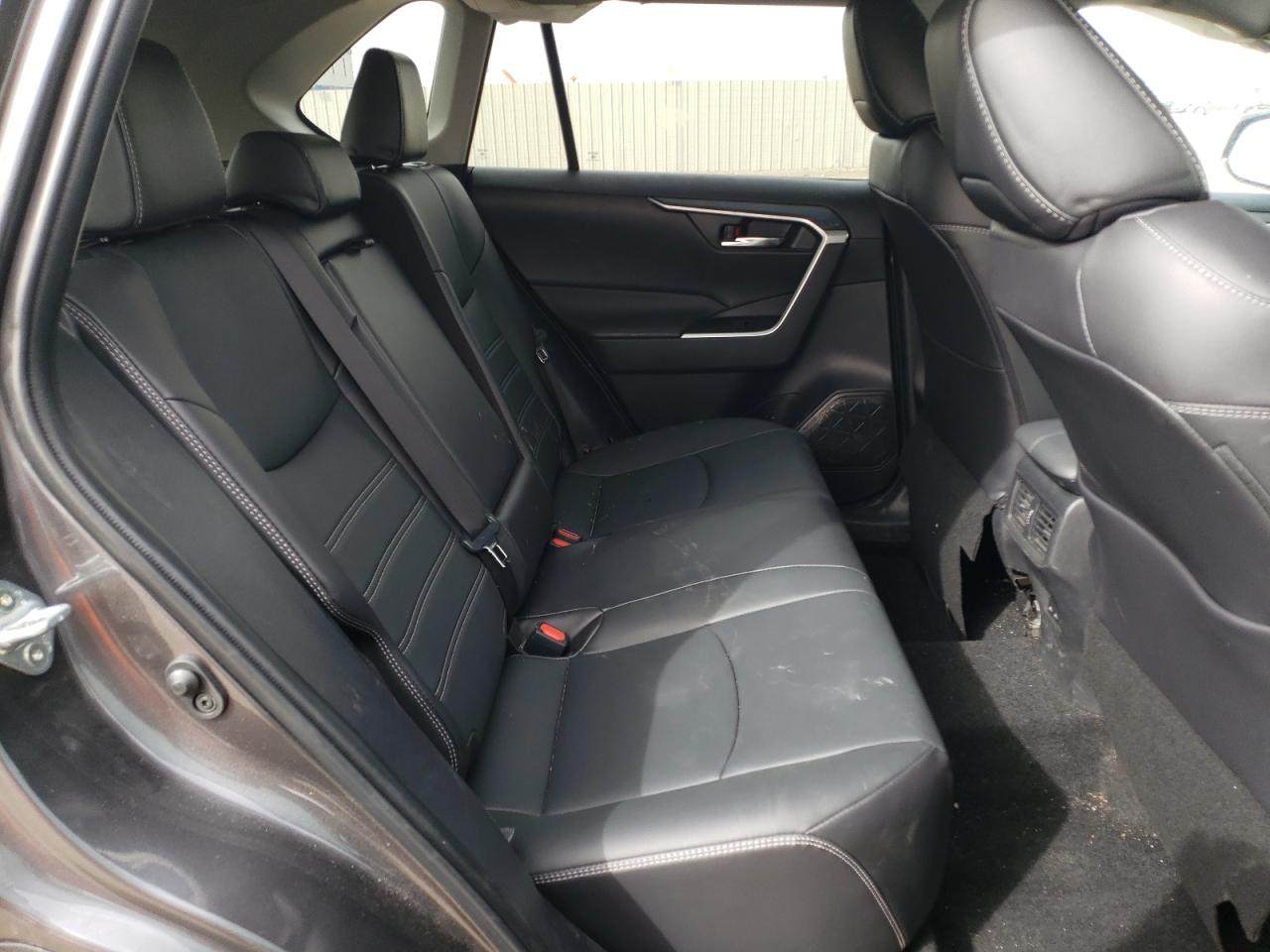2024 Toyota RAV 4 - Image 12