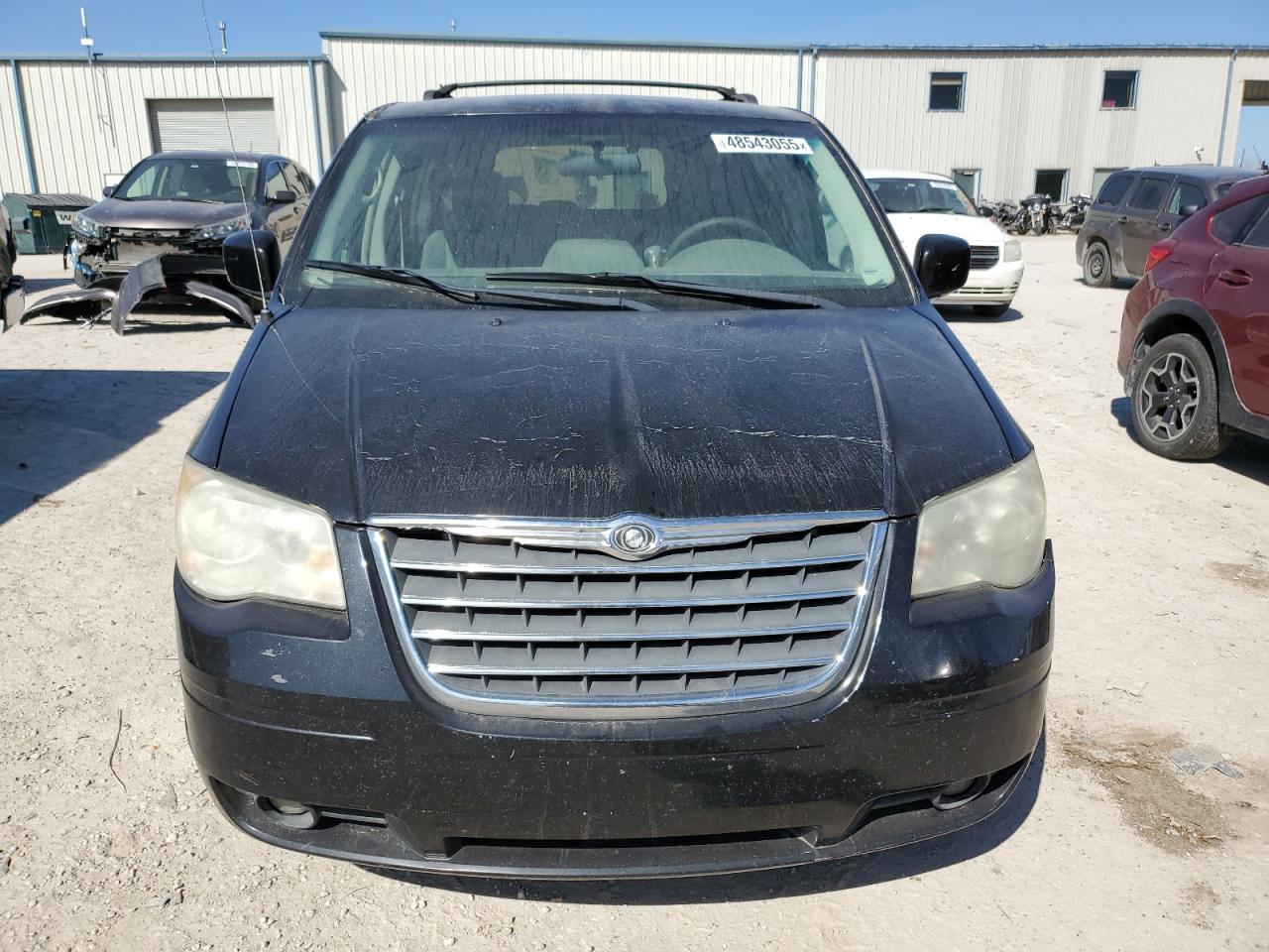 2009 Chrysler Town & Country - Image 5