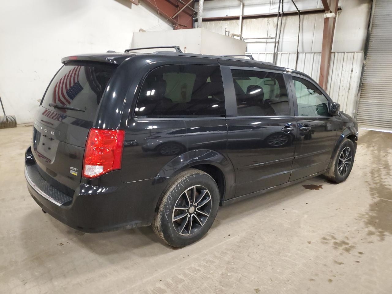 2017 Dodge Caravan - Image 3
