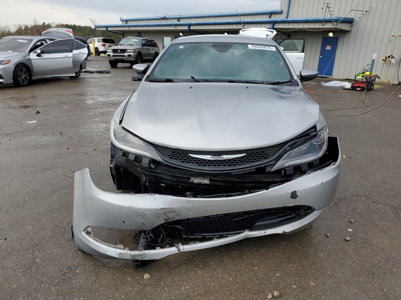 2015 Chrysler 200 - Image 5