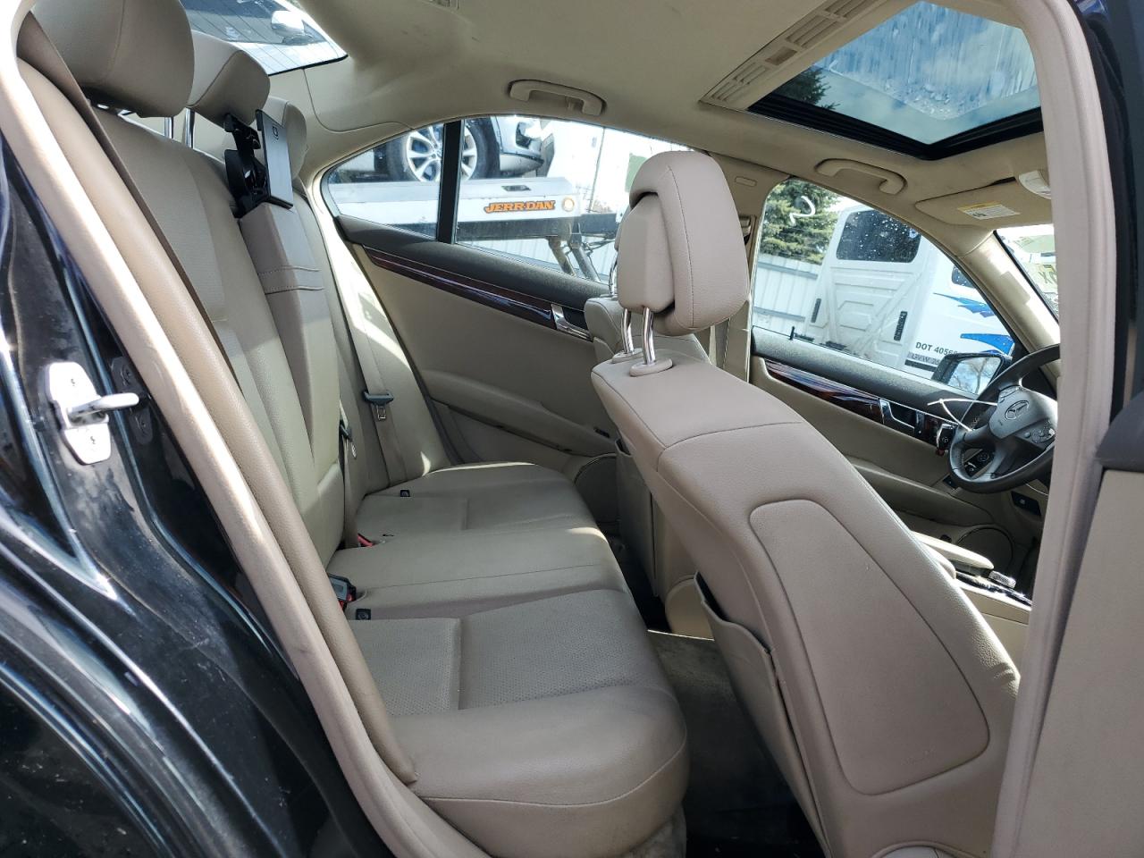 2010 Mercedes-Benz C 300 4Matic VIN: WDDGF8BBXAF427541 Lot: 49969625