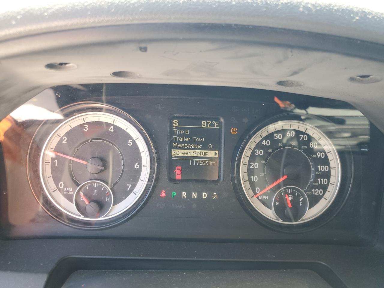 2017 RAM 2500 - Image 9