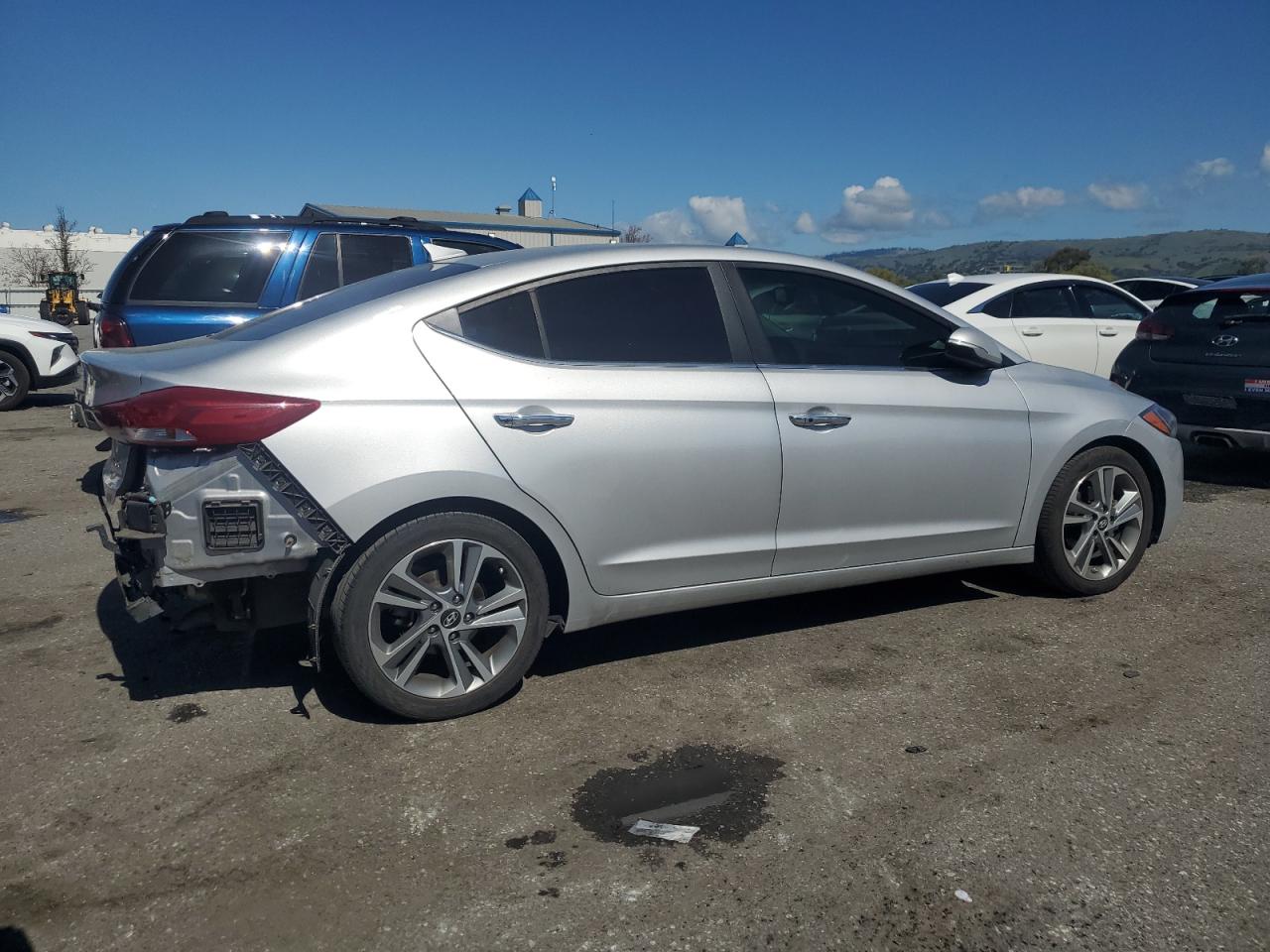 2017 Hyundai Elantra - Image 3