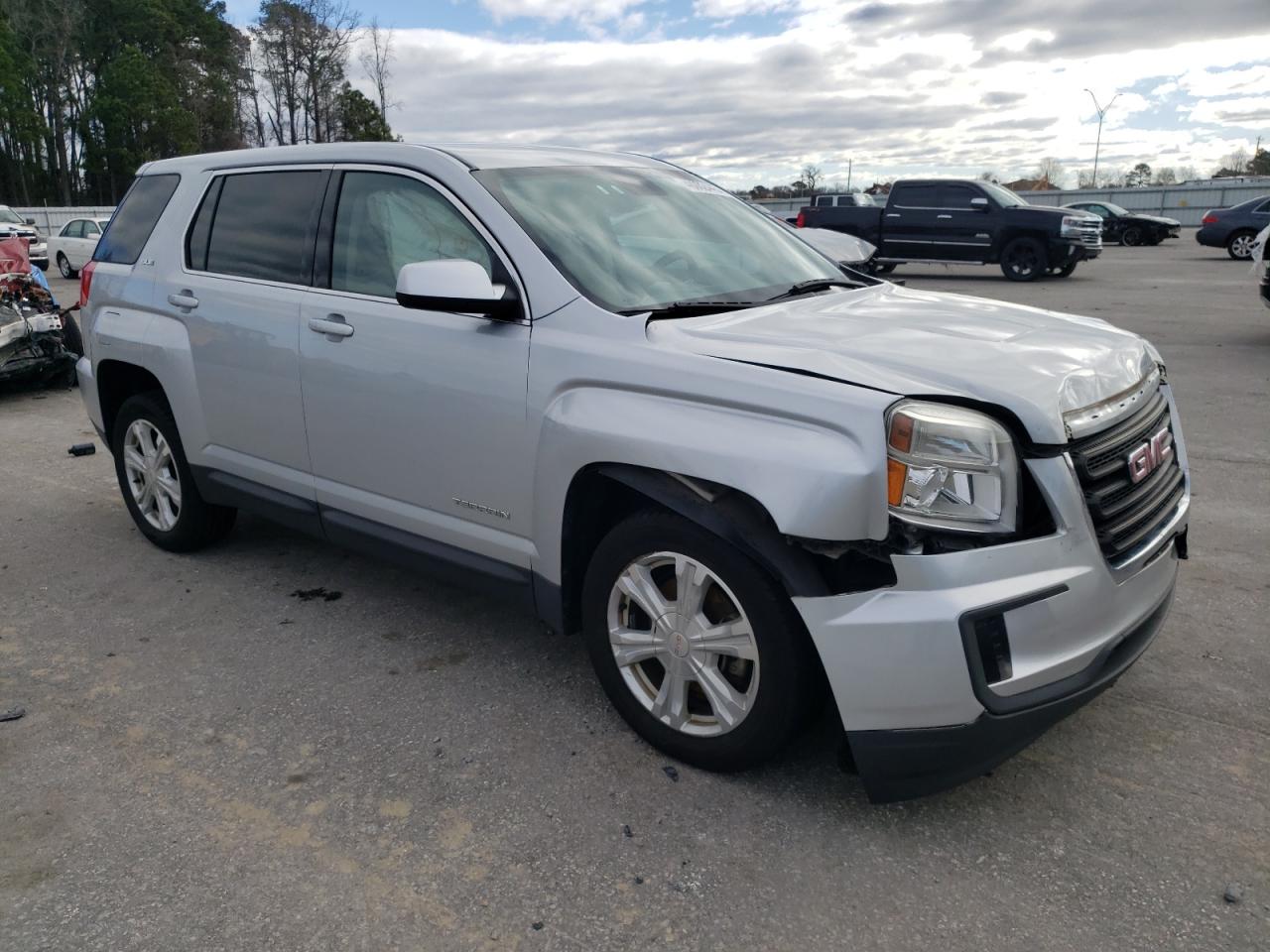 2017 GMC Terrain - Image 4