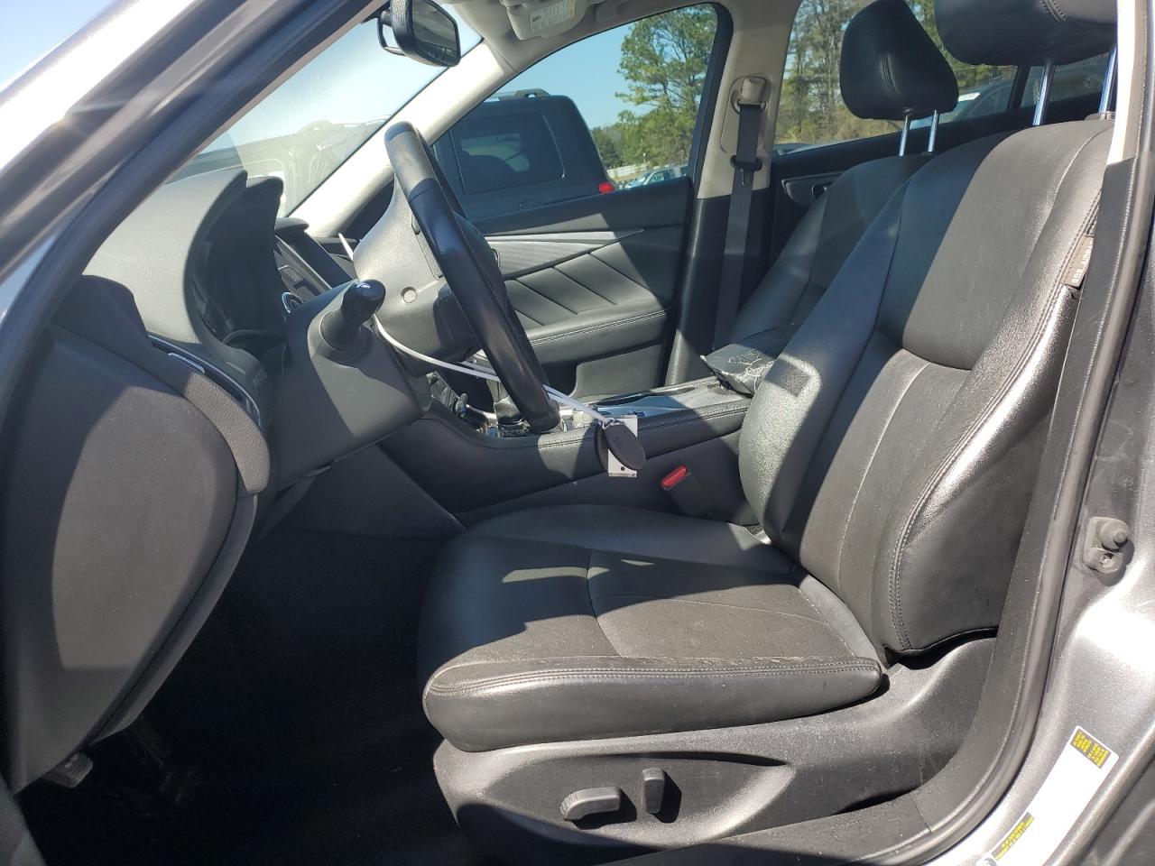 2015 Infiniti Q50 - Image 7