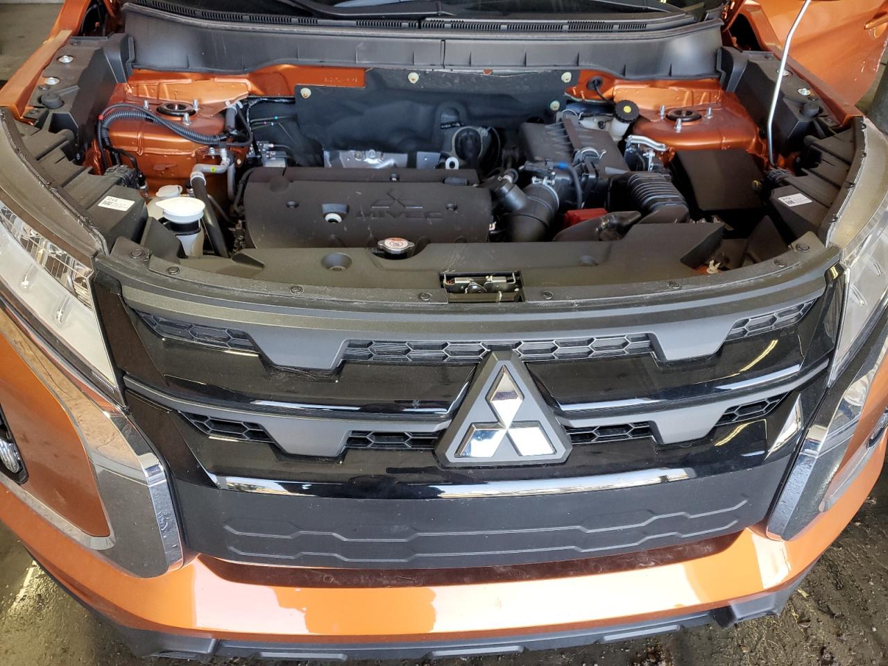 2024 Mitsubishi Outlander - Image 13