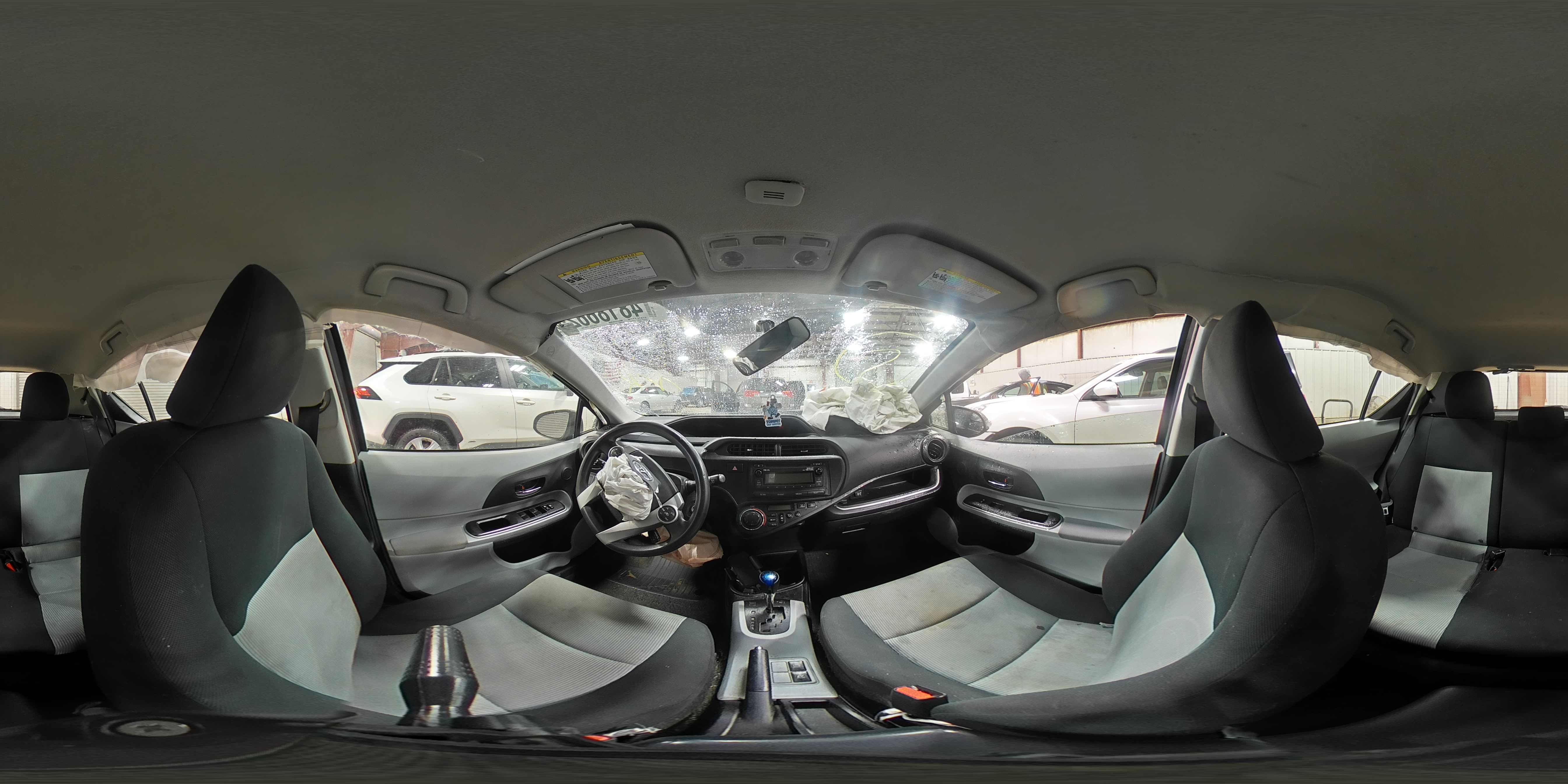 2014 Toyota Prius - Image 14