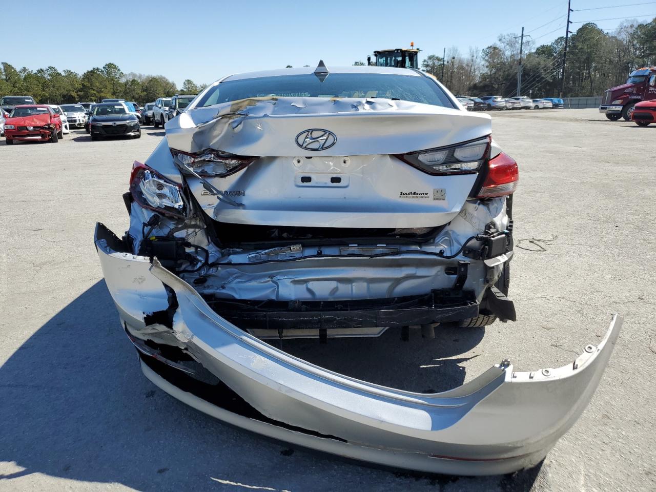 2018 Hyundai Elantra - Image 6