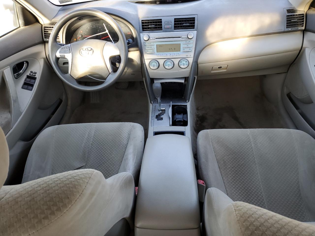 2009 Toyota Camry - Image 8