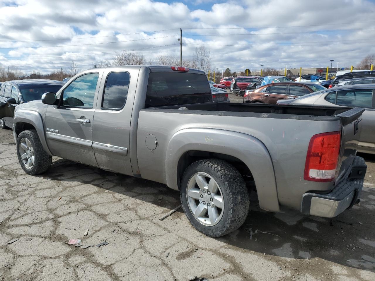 2013 GMC Sierra - Image 2