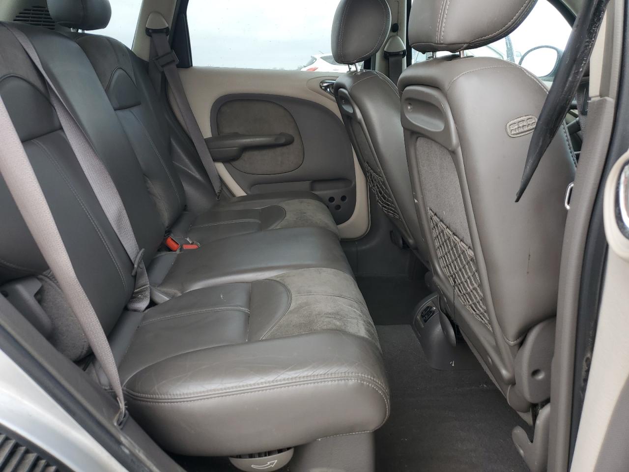 2001 Chrysler PT Cruiser - Image 10