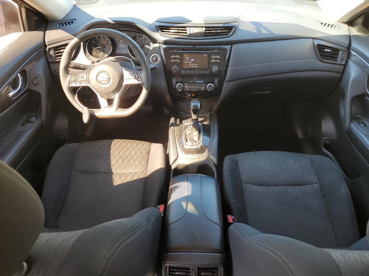 2017 Nissan Rogue - Image 8