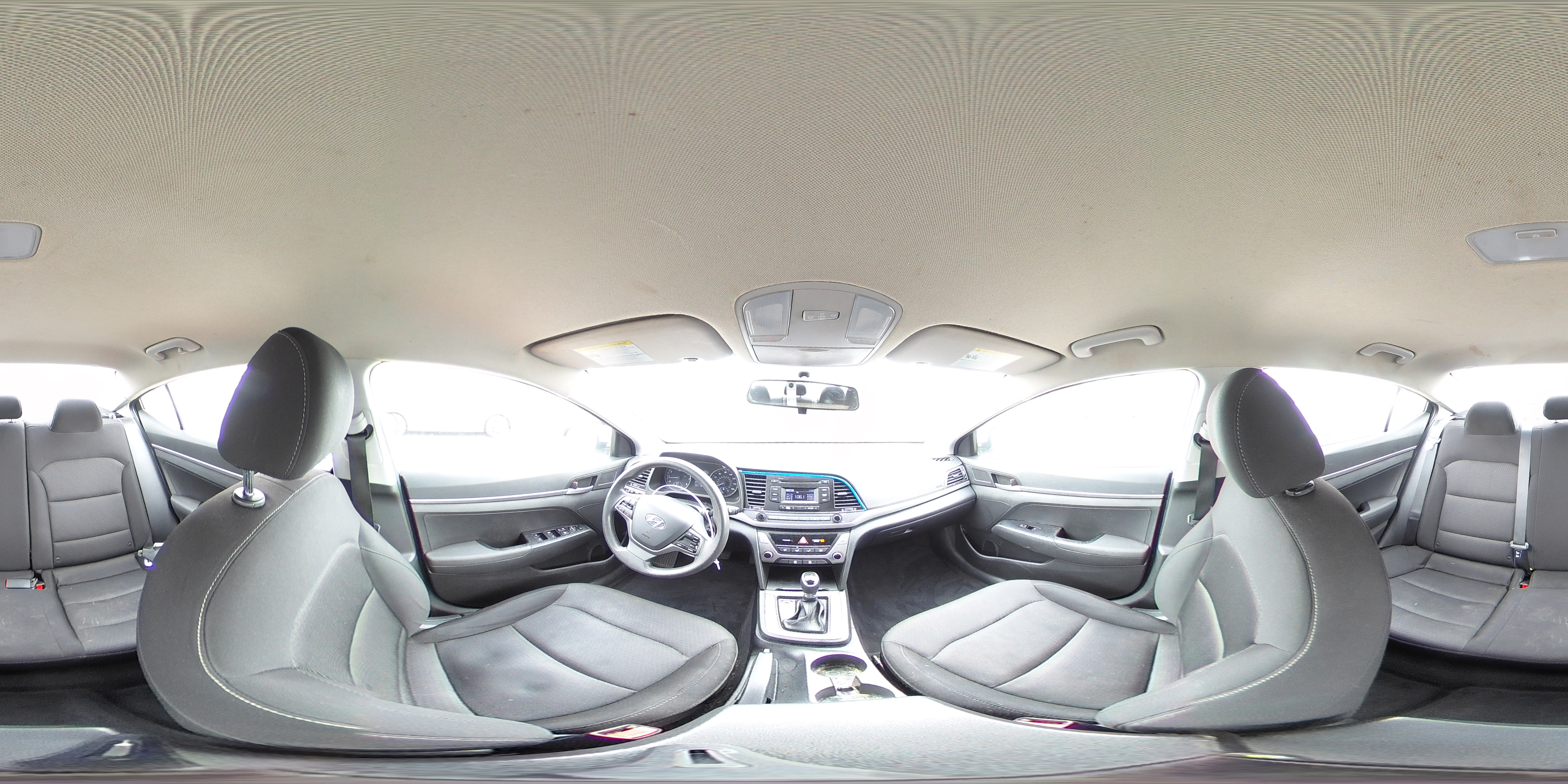 2018 Hyundai Elantra - Image 13
