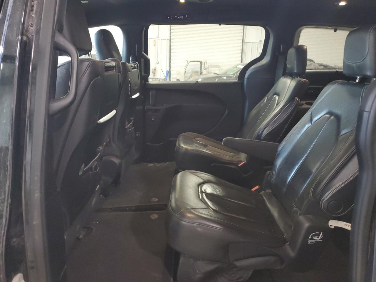 2019 Chrysler Pacifica - Image 11