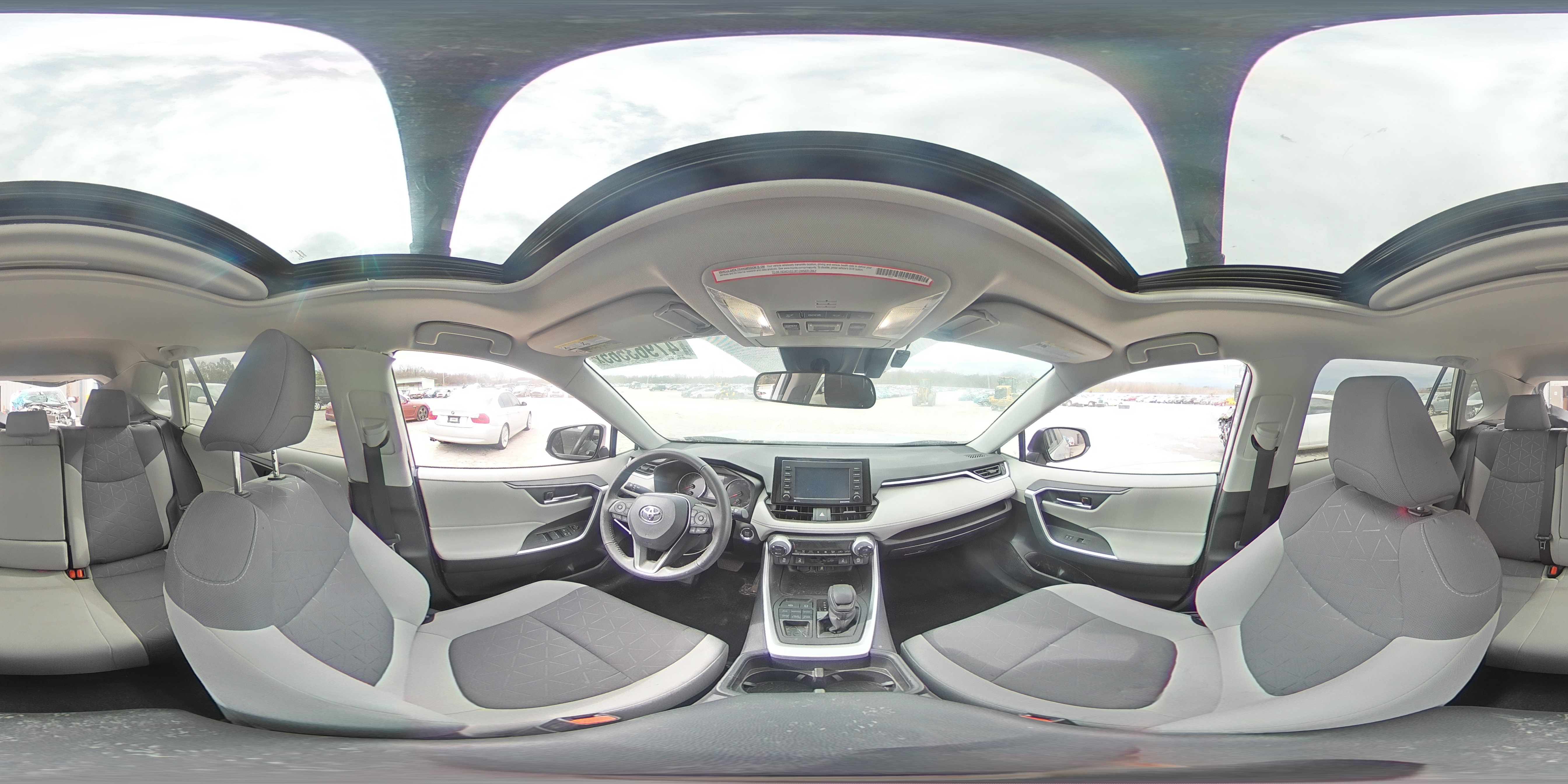2022 Toyota RAV 4 - Image 16