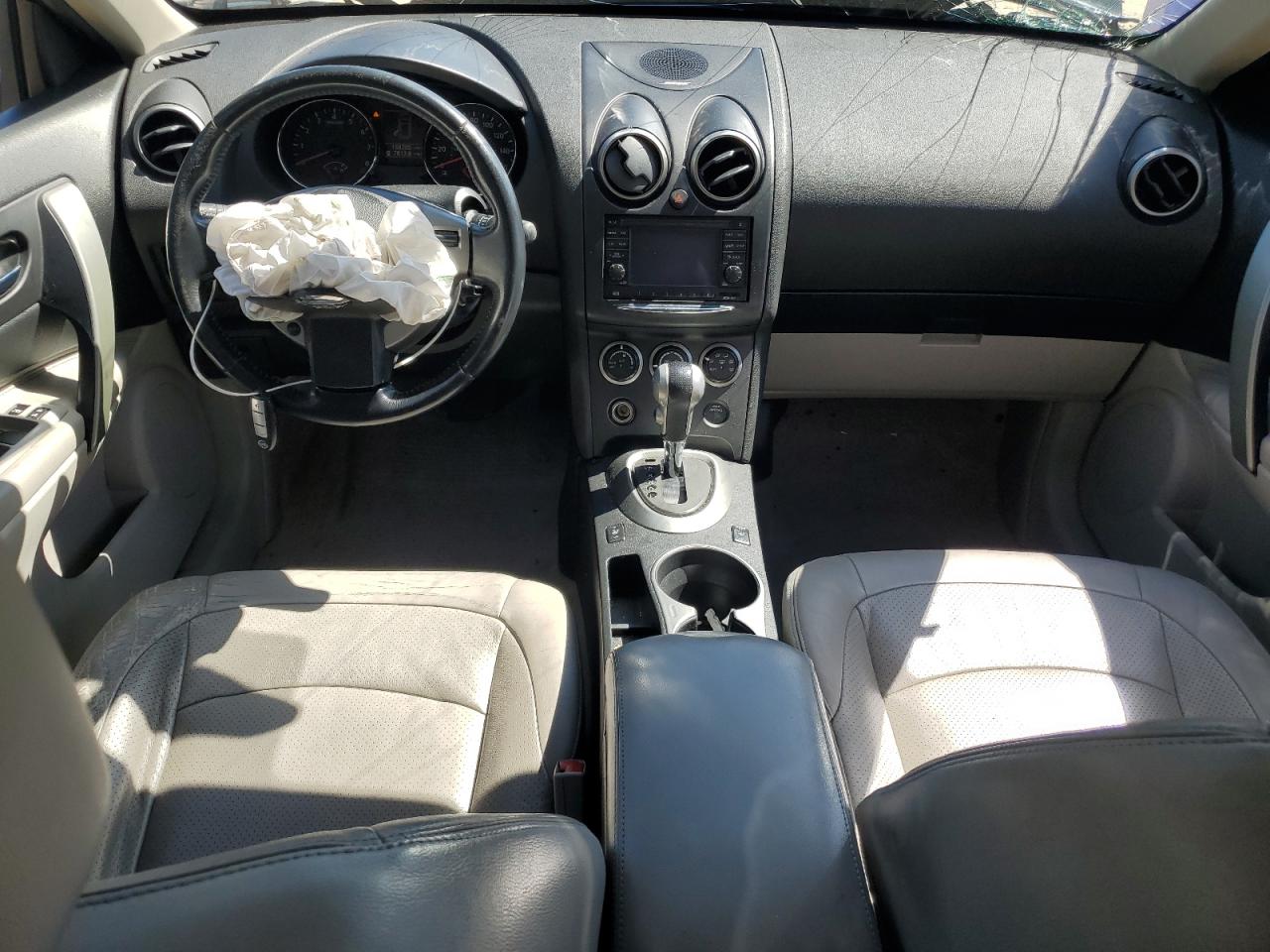 2011 Nissan Rogue - Image 8