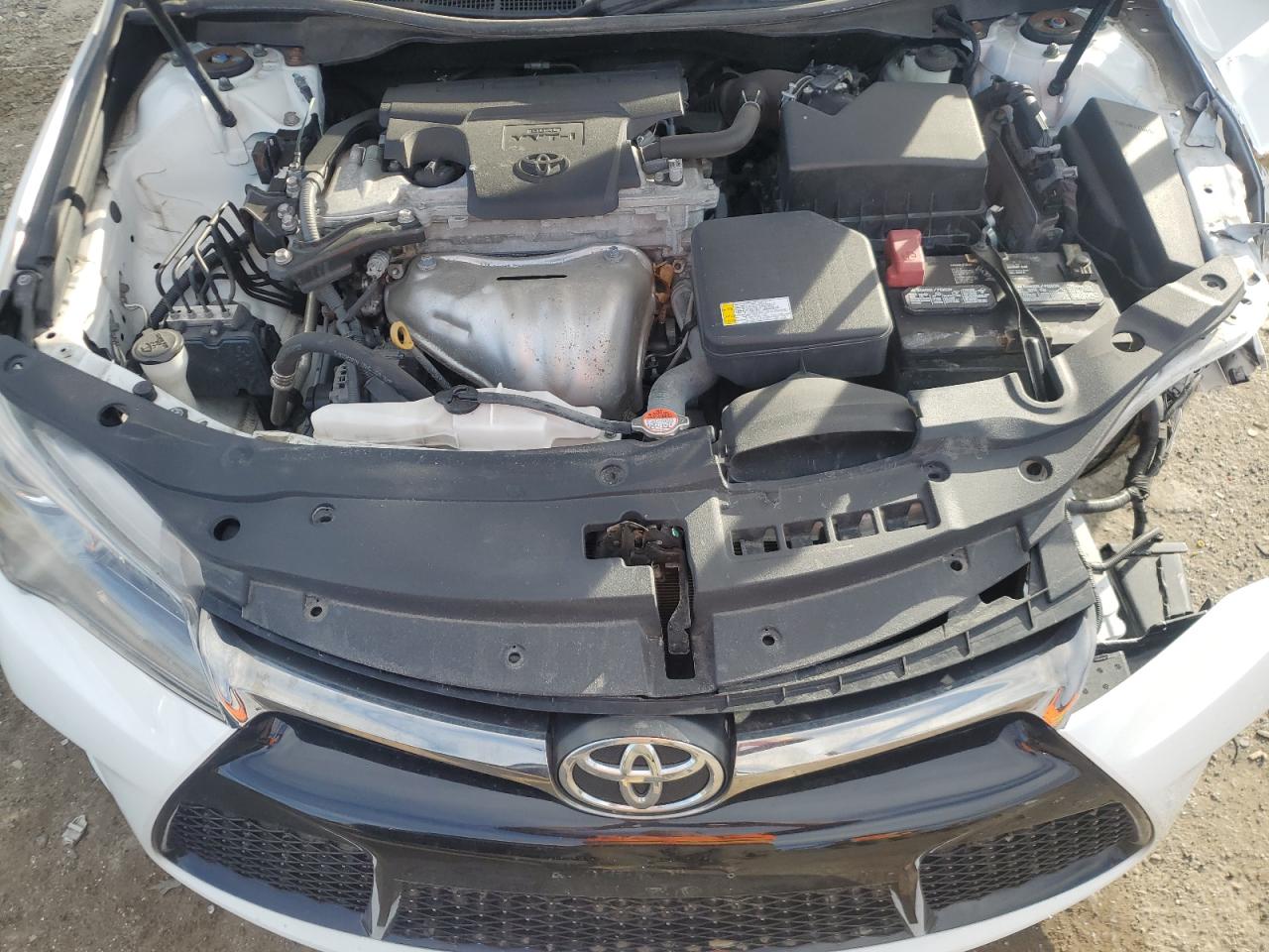 2016 Toyota Camry - Image 11
